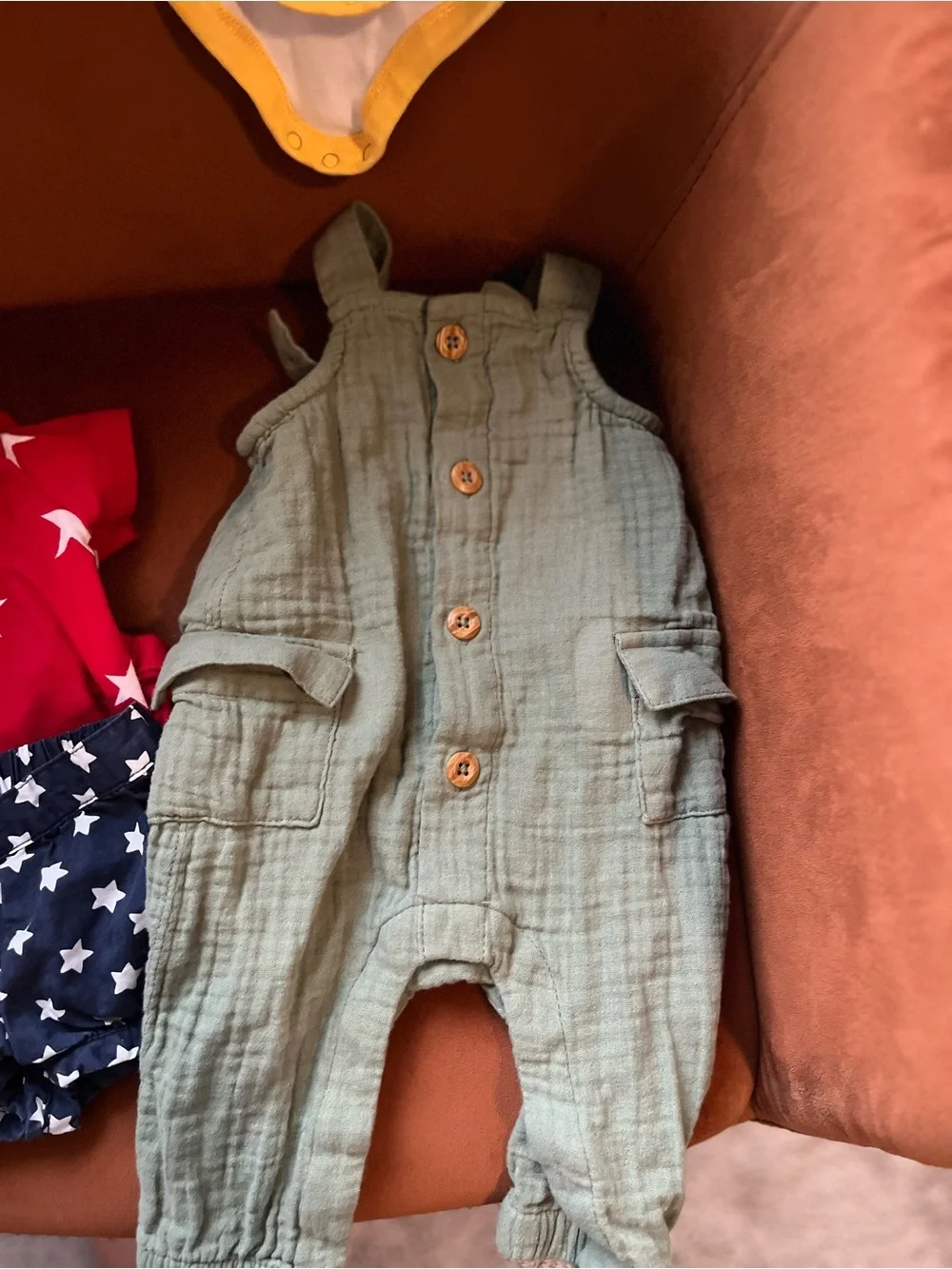 Various cute baby outfits - 5 items